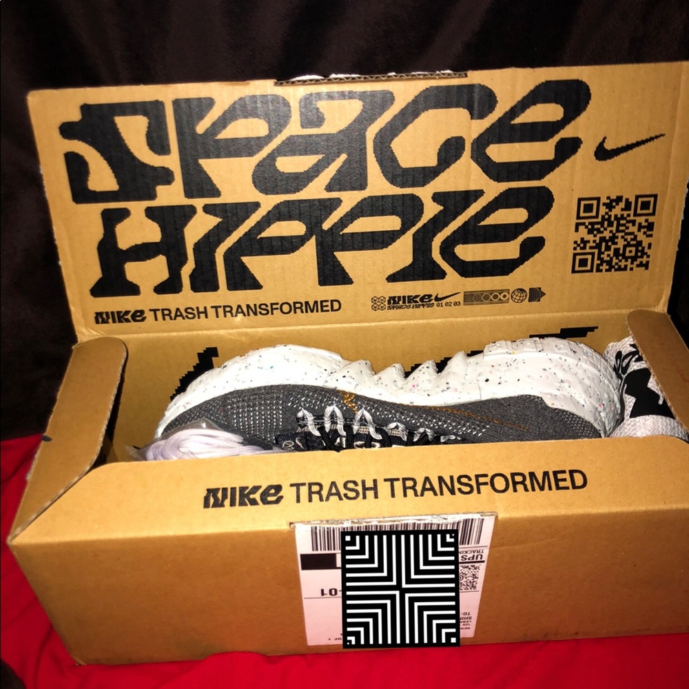 Nike Space Hippie- Black White